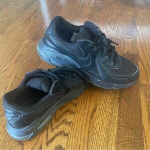 Nike Men's Black Athletic Sneakers